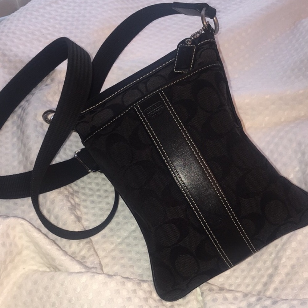 💥💃Sale💃💥Coach Signature Crossbody Bag